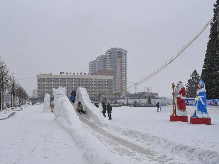 На главной площади Благовещенска демонтируют снежный городок до 23 февраля