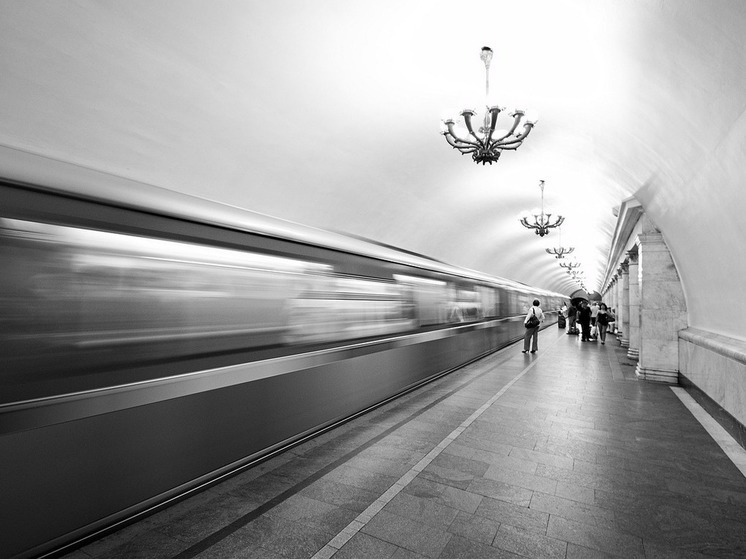 Журналист Карлсон рассказал о своем восхищении от станции метро «Киевская»