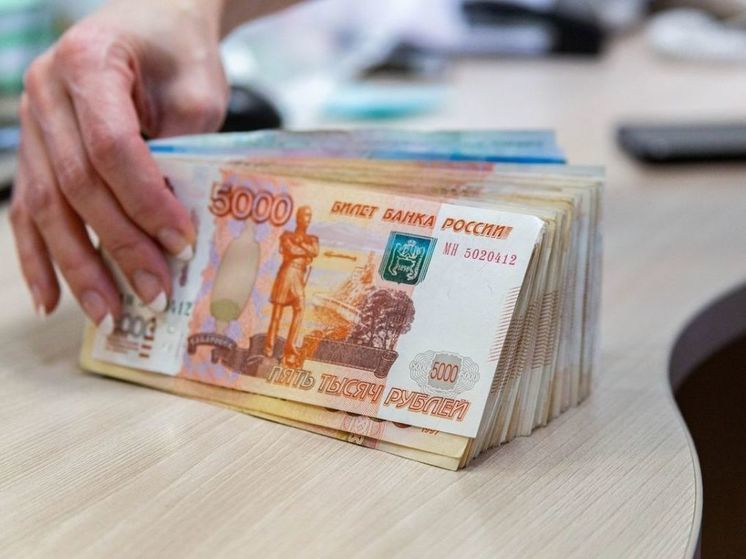 Портфель средств физлиц одного из российских банков увеличился на рекордные 4,2 трлн рублей 