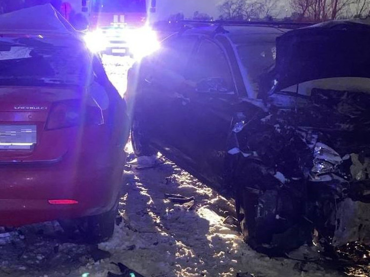 Три человека получили травмы в ДТП под Великим Новгородом