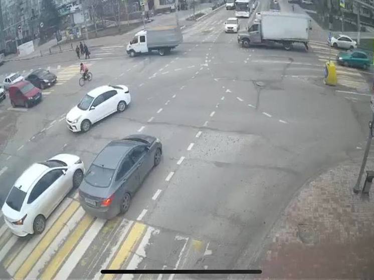 В Белгороде на перекрестке в районе ж/д вокзала не работает светофор