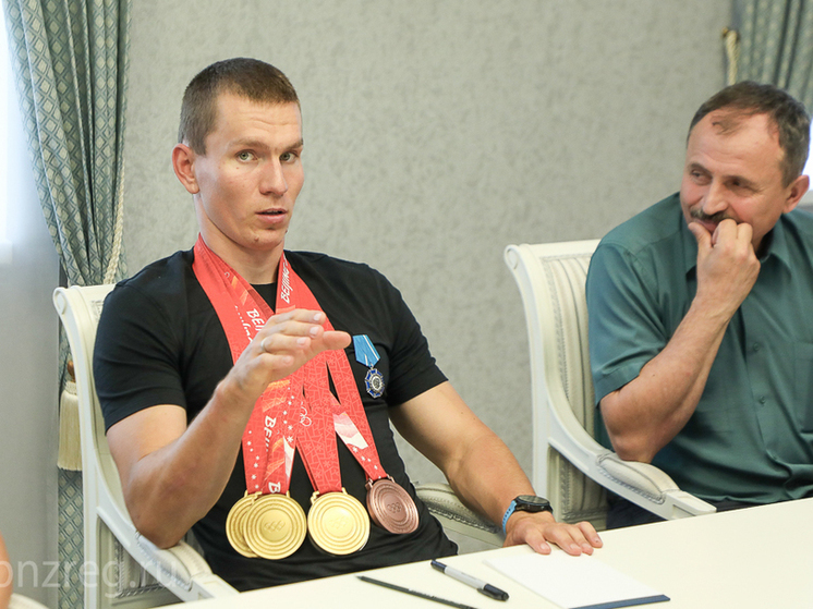 Пензенец  Большунов  и  Коростелев выиграл золото мужском командном спринте на Спартакиаде сильнейших в Тюмени