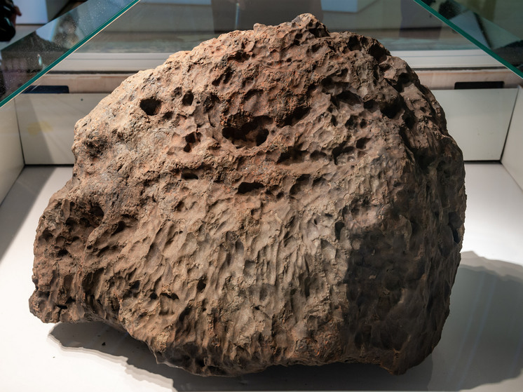 Южноуральцам расскажут, как из кусочков метеоритов делают ювелирные украшения