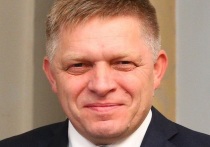 Премьер-министр Словакии Роберт Фицо назвал "абсолютно нереальным", что Россия может уйти из Крыма, Донбасса или Луганска
