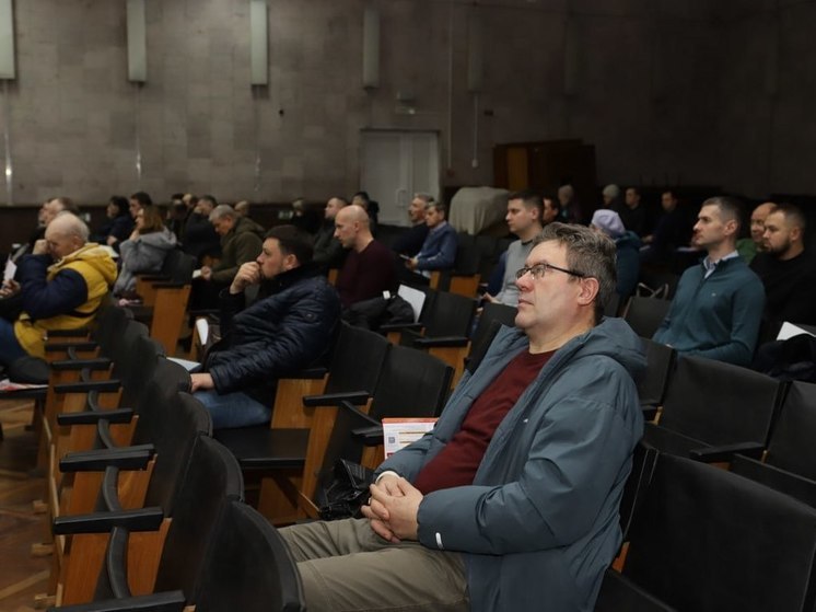 В Курске с руководителями УК, ТСЖ и ЖСК обсудили подготовку убежищ