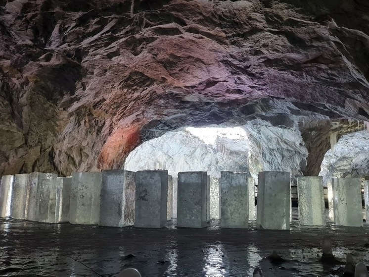 В Рускеале показали, как готовятся к фестивалю ледяных скульптур