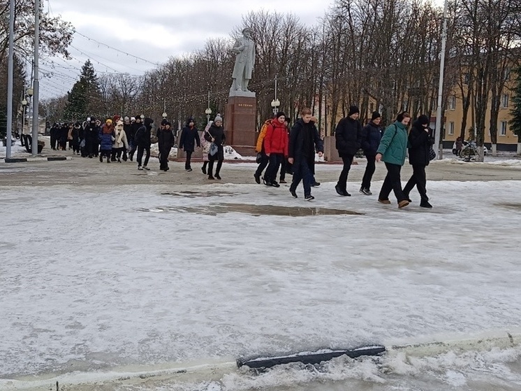 Более полутысячи учащихся ЛНР вступили в трудовые отряды
