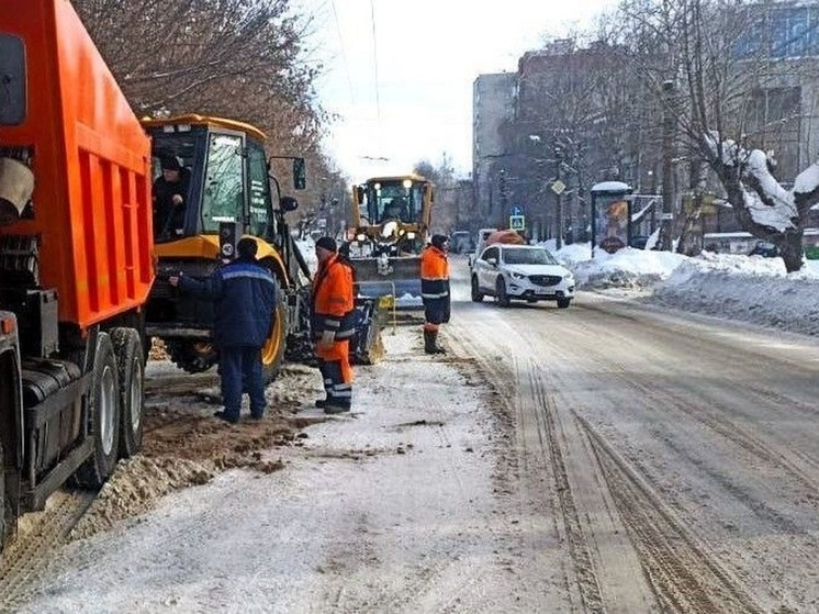 В Кирове «Водоканал» устранил утечку на Милицейской