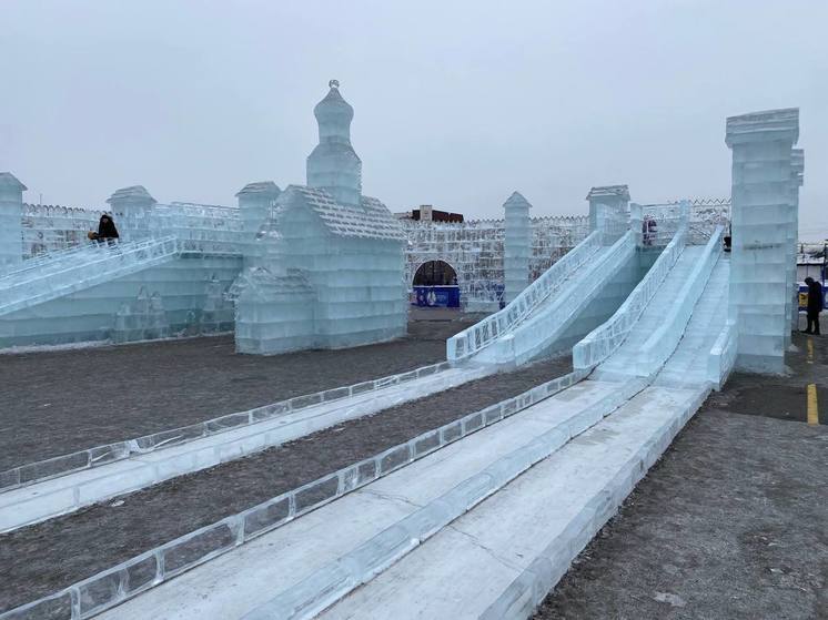 Ледовый городок за неделю снесут с площади в Чите