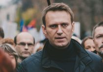 Блогер и оппозиционер Алексей Навальный (внесен в реестр террористов и экстремистов Росфинмониторинга) мог умереть из-за оторвавшегося тромба