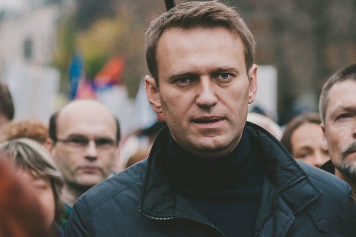 Насральный. Навальный в тюрьме. Партия Навального. Навальный в шарите фото.
