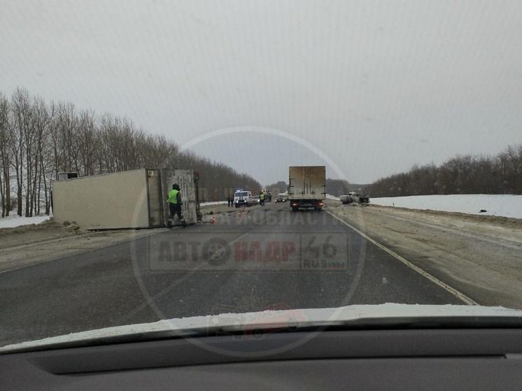В Курской области на трассе «Курск-Воронеж» в ДТП с КАМАЗом погибла женщина