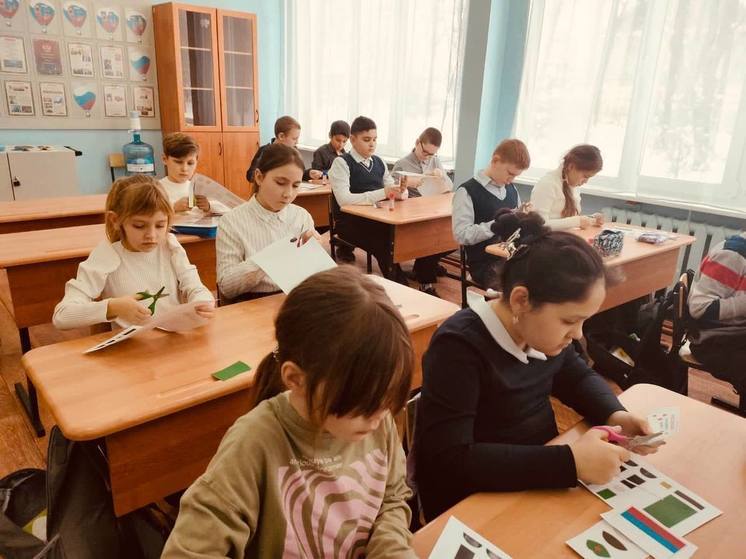 Юные серпуховичи подготовили творческие подарки своим папам