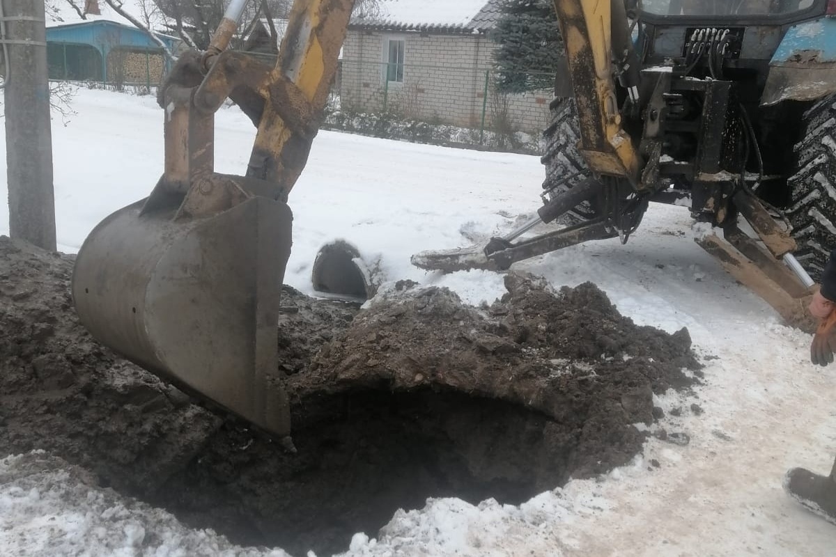 Проблемы с водоснабжением устраняют в новоржевских деревнях - МК Псков