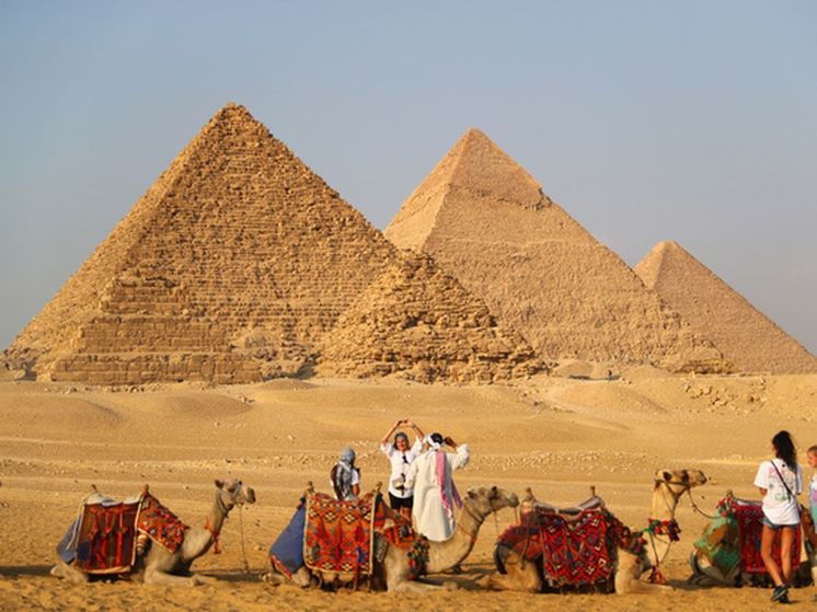 После протестов власти Египта отказались от плана перестраивать великие пирамиды Гизы