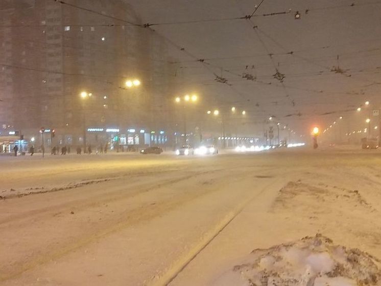 В Ленобласти очистили более 12 тысяч километров дорог за сутки