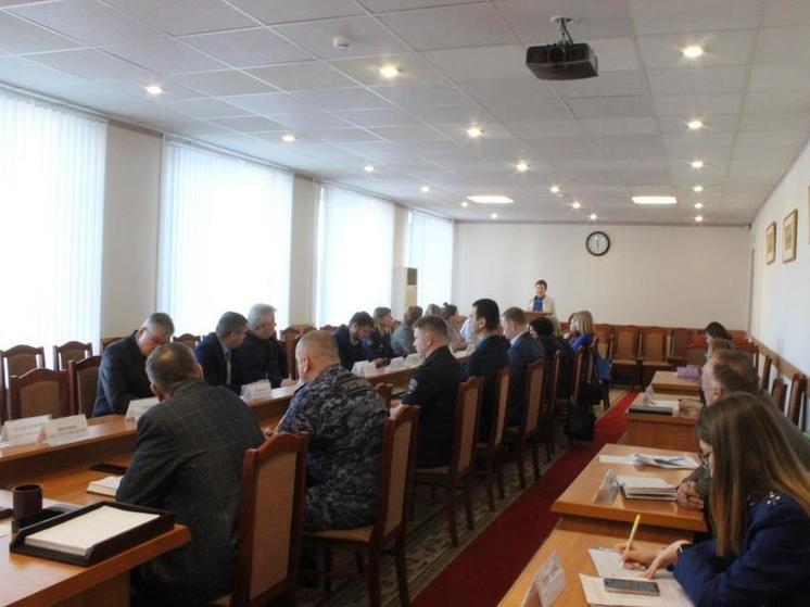 В Великом Новгороде ручными металлоискателями оснащены практически все школы
