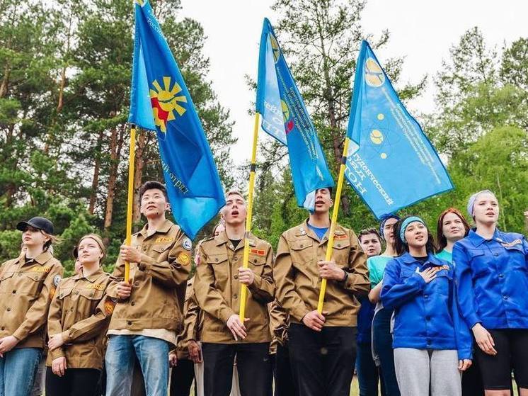 В Бурятии политики поздравили жителей с Днем российских студенческих отрядов