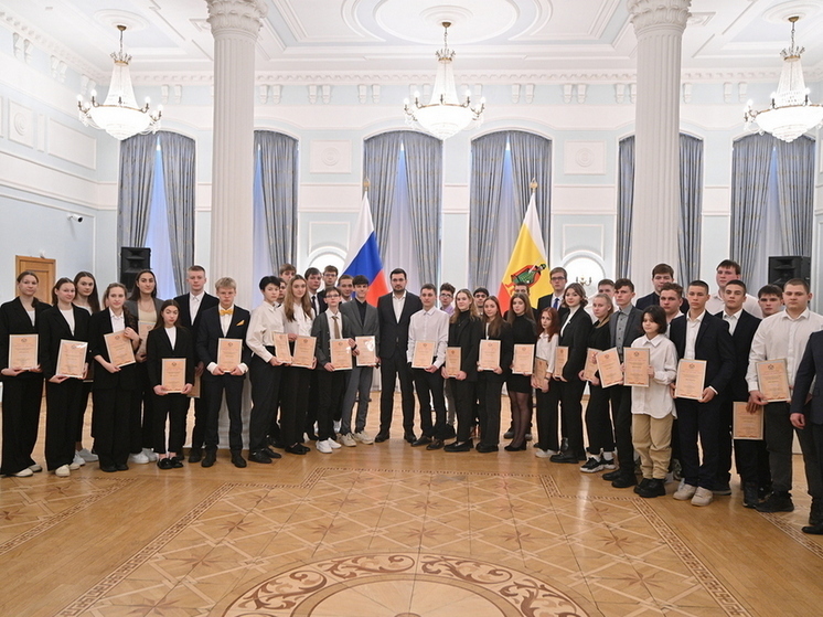 Рязанским спортсменам вручили стипендии губернатора