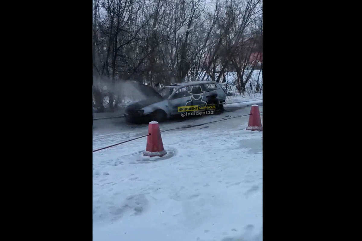 В Барнауле сгорел автомобиль - МК Барнаул