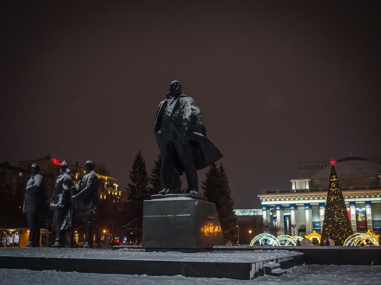 15 посетителей ночного клуба устроили массовую драку на площади Ленина в Новосибирске