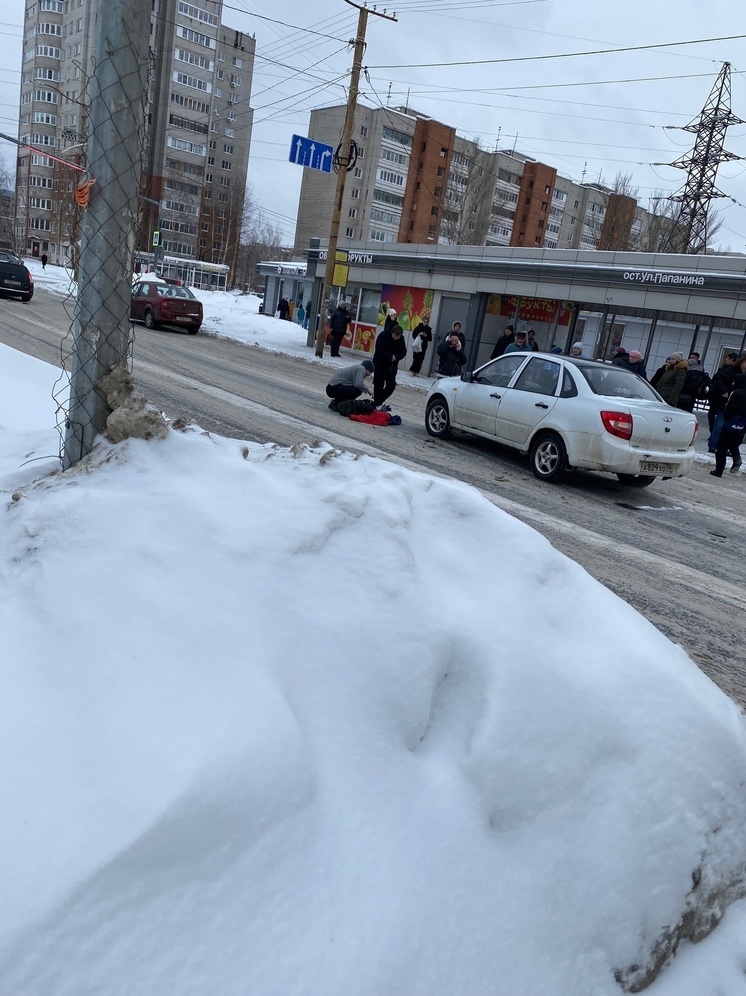 В Ярославле школьник попал под автомобиль на пешеходном переходе