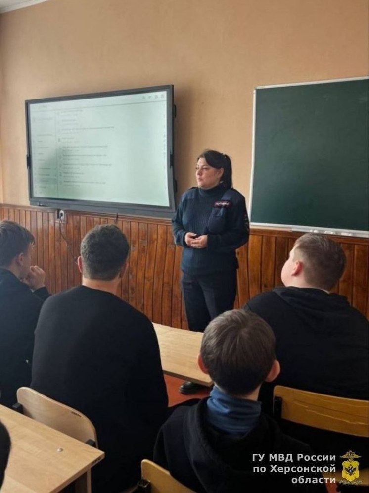 Полицейские провели профориентацию в Скадовском и Геническом районах
