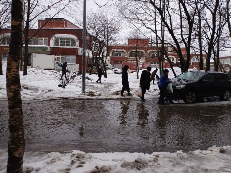 В «Водоканале» назвали причину подтоплений на улицах Петербурга - МК