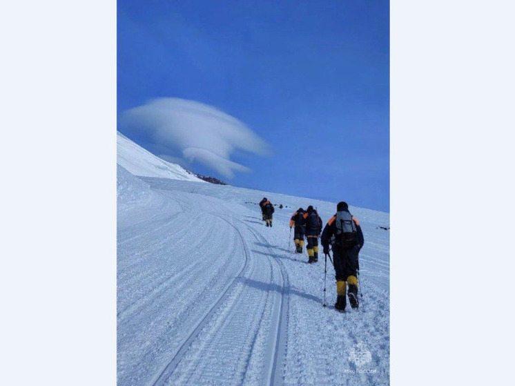 На южном склоне Эльбруса прошли занятия спасателей на леднике