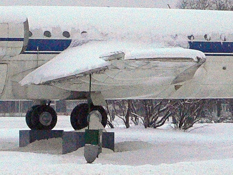 Летевший в Хабаровск самолет L-410 экстренно сел в Комсомольске-на-Амуре