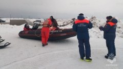 На Сахалине унесло в море около сотни рыбаков: видео их спасения