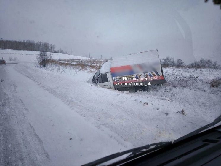 ДТП с участием грузовика произошло на объездной дороге в Новокузнецке