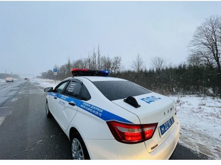 На трассе М-1 в Сафоновском районе перевернулся "Cadillac"
