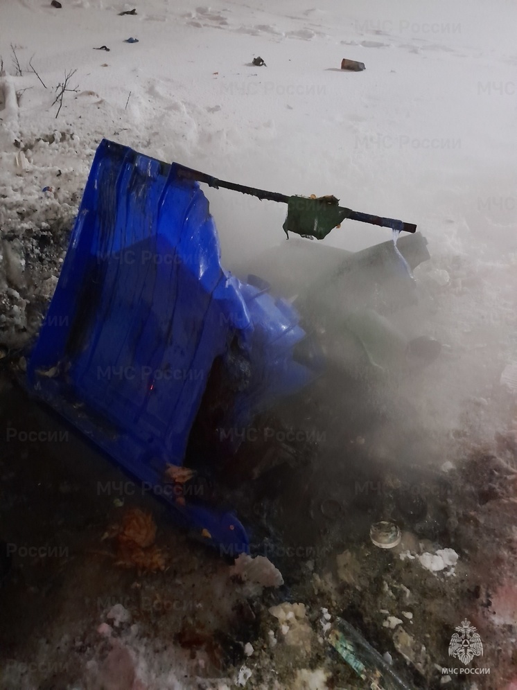 В Ярославле подожгли контейнер с мусором, а в Данилове сгорел автомобиль