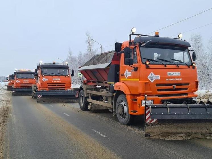 Костромские дорожники борются с последствиями мощного снегопада