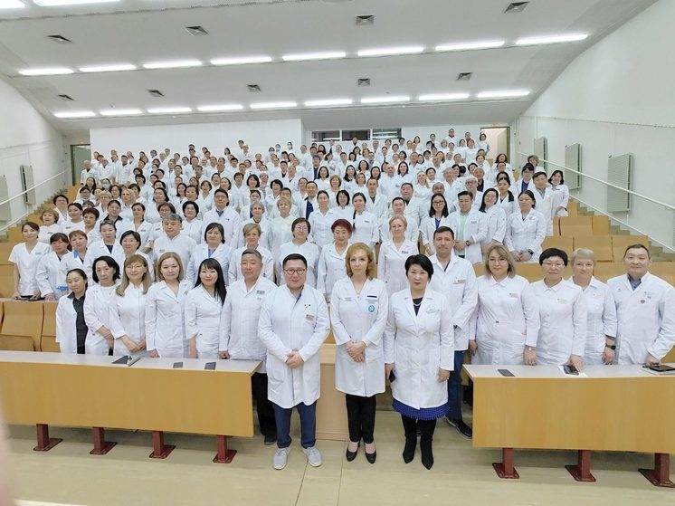 Главврач Московской клинической больницы Марьяна Лысенко посетила Национальный центр медицины в Якутии
