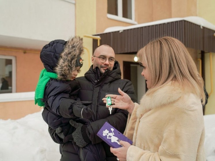 Жители Высоковска из старой казармы переезжают жить в новостройку