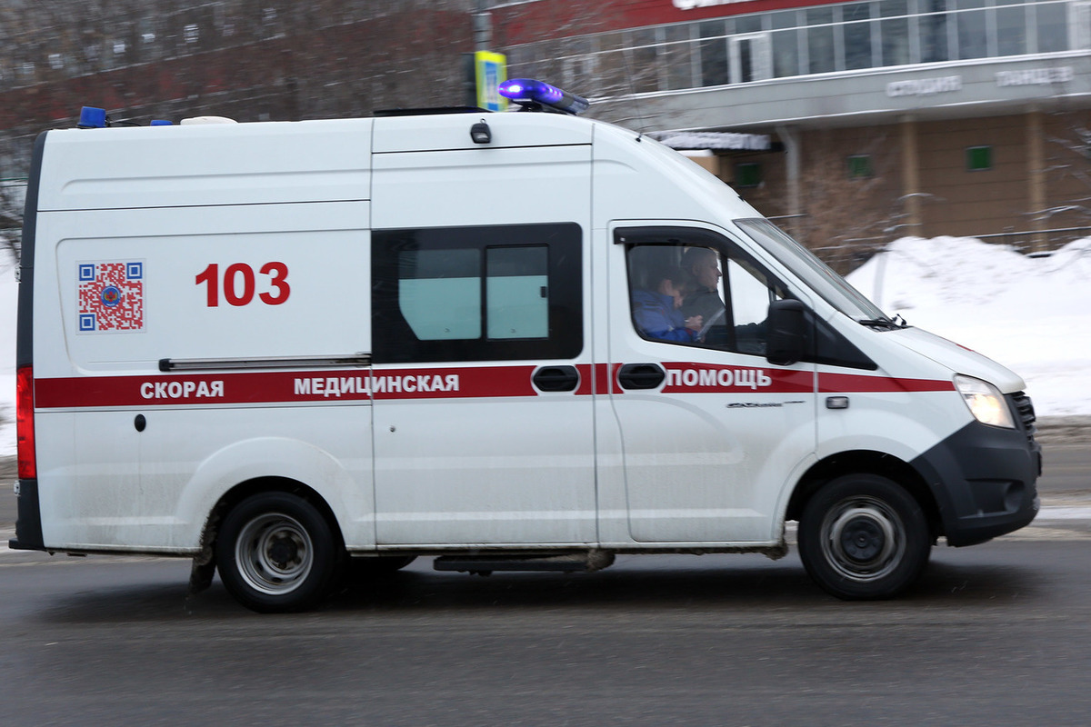 В Кубинке машина скорой помощи застряла в сугробах - МК Московская область