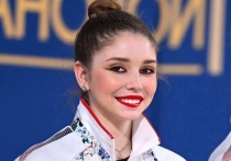 Российская художественная гимнастка Алиса Тищенко отпраздновала 20-летие. В честь этого события обладательница олимпийского серебра устроила фотосессию.