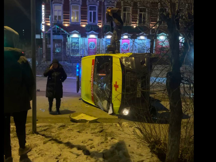 Четыре человека пострадали в ДТП со скорой и такси в Чите