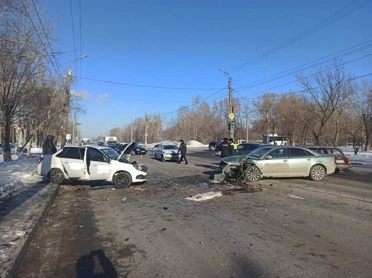 В Кургане в массовом ДТП травмы получили три человека