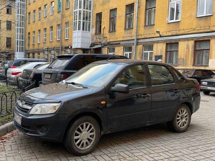 Петербуржцам рассказали, как не платить налог за автомобиль
