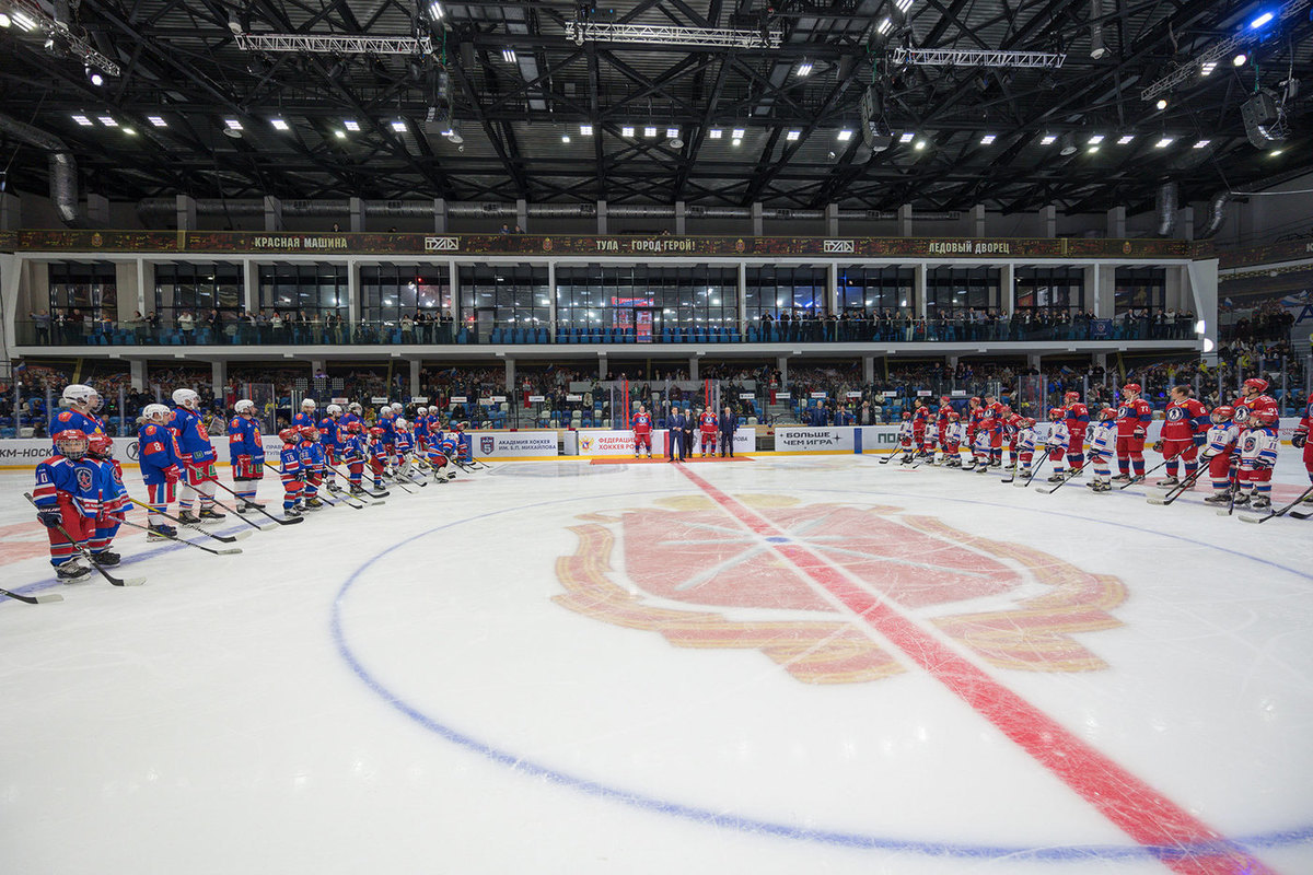 The Tula national team held a gala match against the “Legends of Hockey”