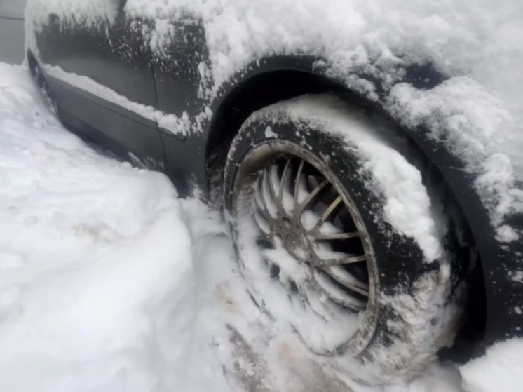 Ночью в Химках порезали 25 автомобильных покрышек