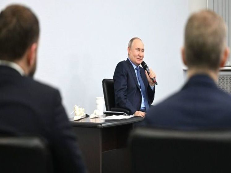 Путин поручил наладить транспортное сообщение через Анадырский лиман