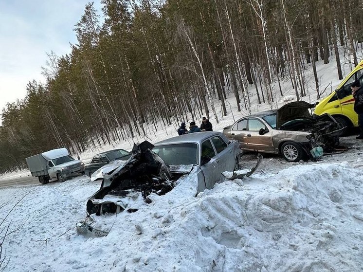 На Южном Урале в тройном ДТП пострадал мужчина