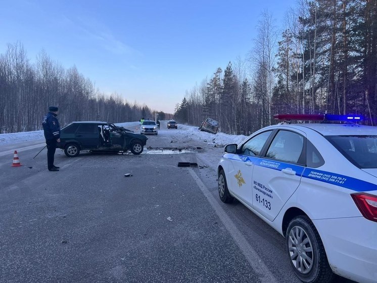 Ребенок и взрослый пострадали в ДТП на свердловской трассе