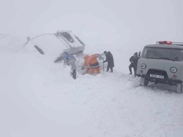 Соседнюю Монголию накрыла мощная снежная буря: теряются люди, гибнет скот