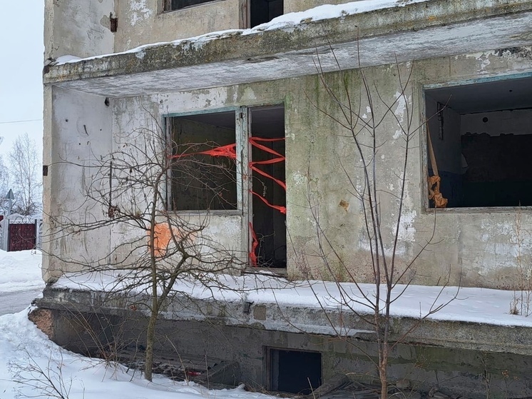 Прокуратура требует снести старое здание в брянском селе Соколово