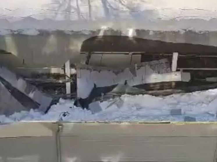 В городе Старая Купавна обвалилась крыша крупного магазина